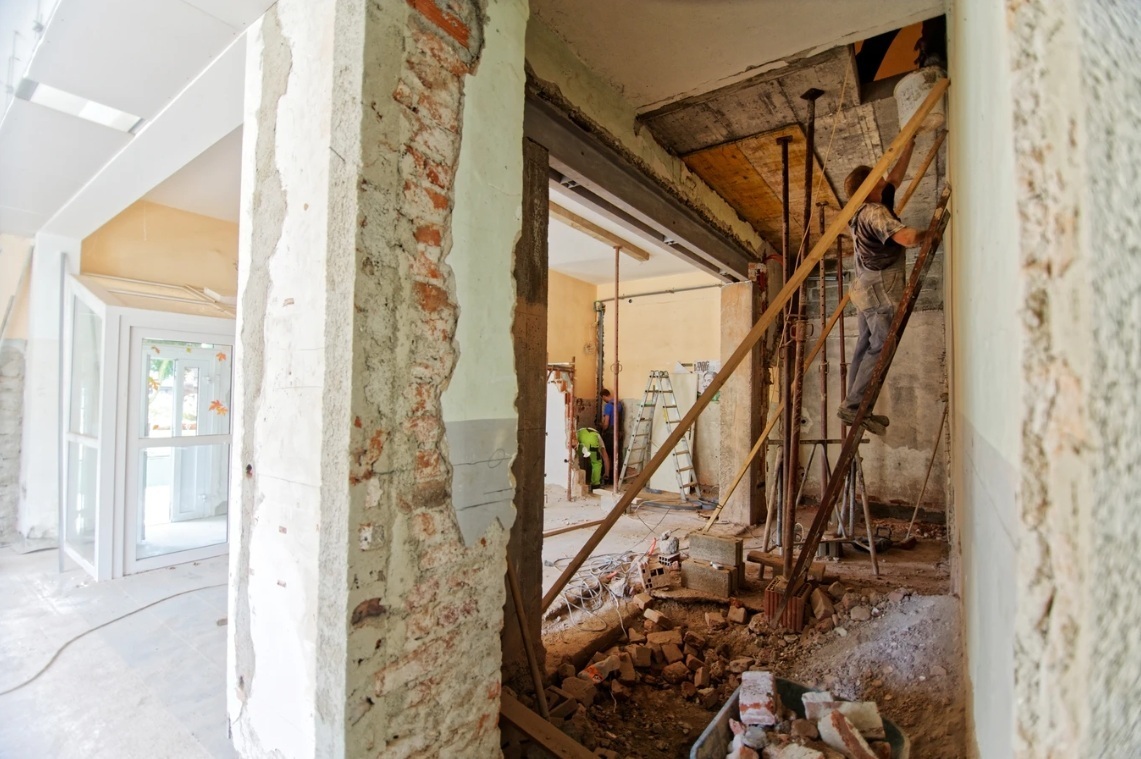 Commercial Renovations: Why You Should Use a Contractor